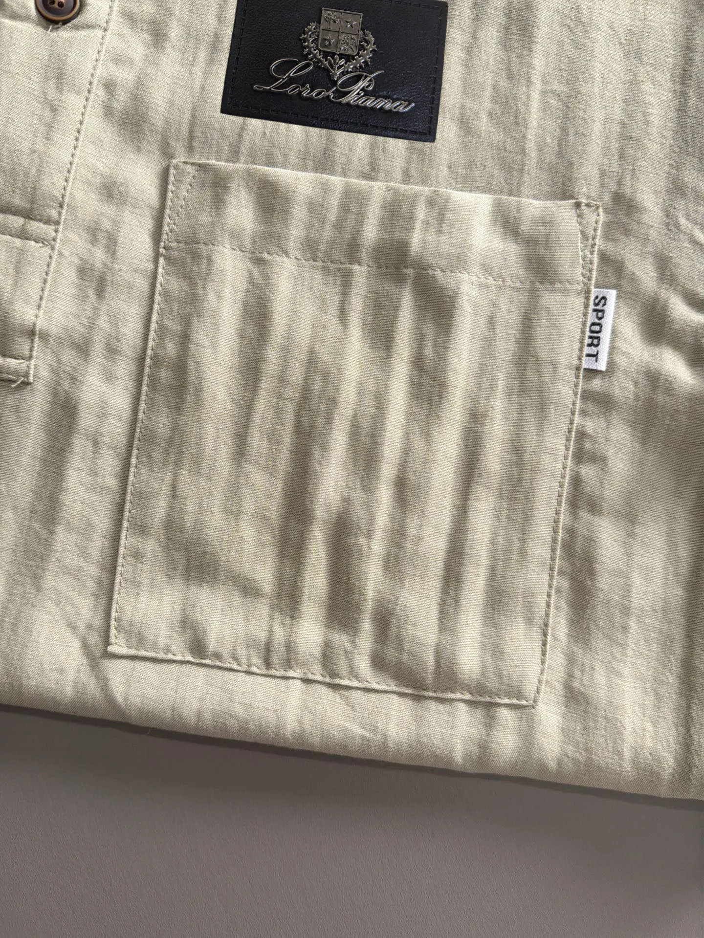 LP 36ss New Arrival men's short-sleeved T-shirt, complete with three labels, made of special high-weight linen yarn, feels substantial when weighed, and the upper body is more textured than ordinary T-shirts. This texture can cope with the weather and is suitable for both hot and cold conditions. Loose fit design, looks noble. Size:L to 4XL